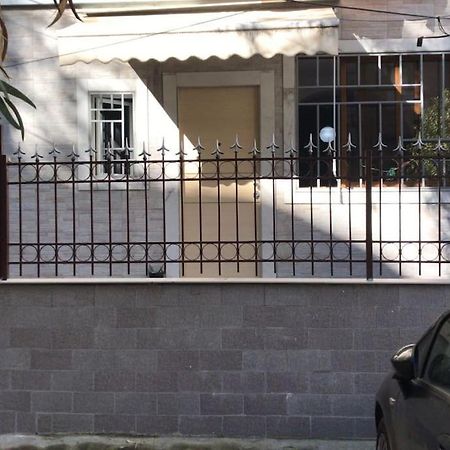 Es Apartment Tiranë Luaran gambar