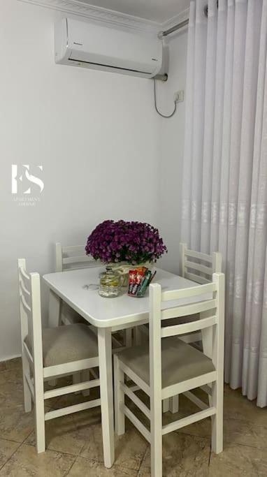 Es Apartment Tiranë Luaran gambar