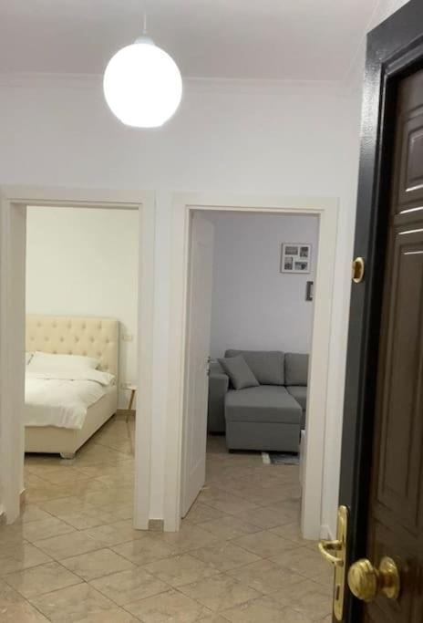 Es Apartment Tiranë Luaran gambar
