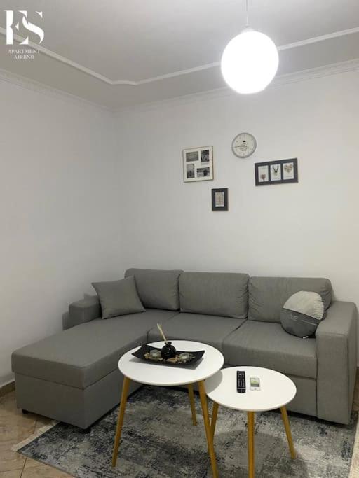 Es Apartment Tiranë Luaran gambar